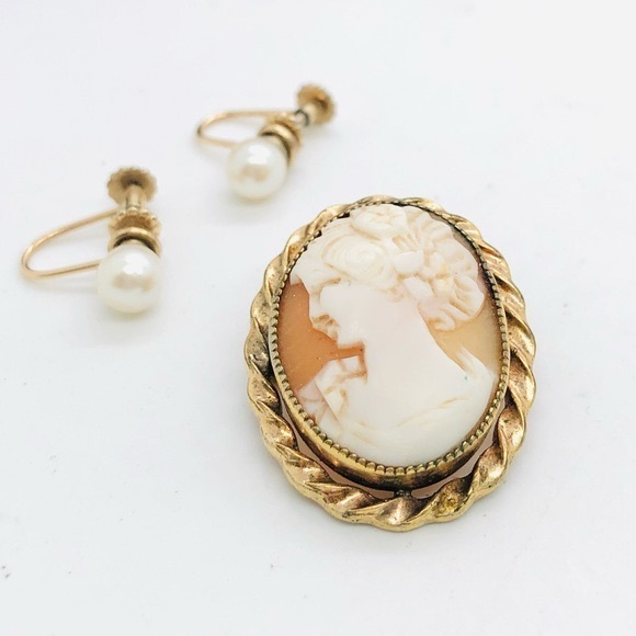 Antique Vintage Left Facing Cameo Pendant & Pearl Earrings - Picture 12 of 12